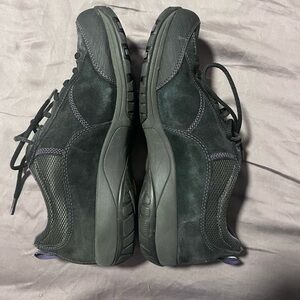 Dansko Womens Size EU 41 (10) Waterproof Paisley Leather Vibram Walking Shoes